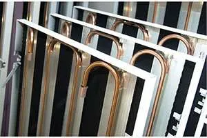 Pannelli Radianti a Soffitto: Raffrescamento e Riscaldamento dall’Alto Pannelli Radianti a Soffitto: Raffrescamento e Riscaldamento dall’Alto